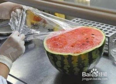 人吃瓜的正确方法,解锁夏日消暑新姿势